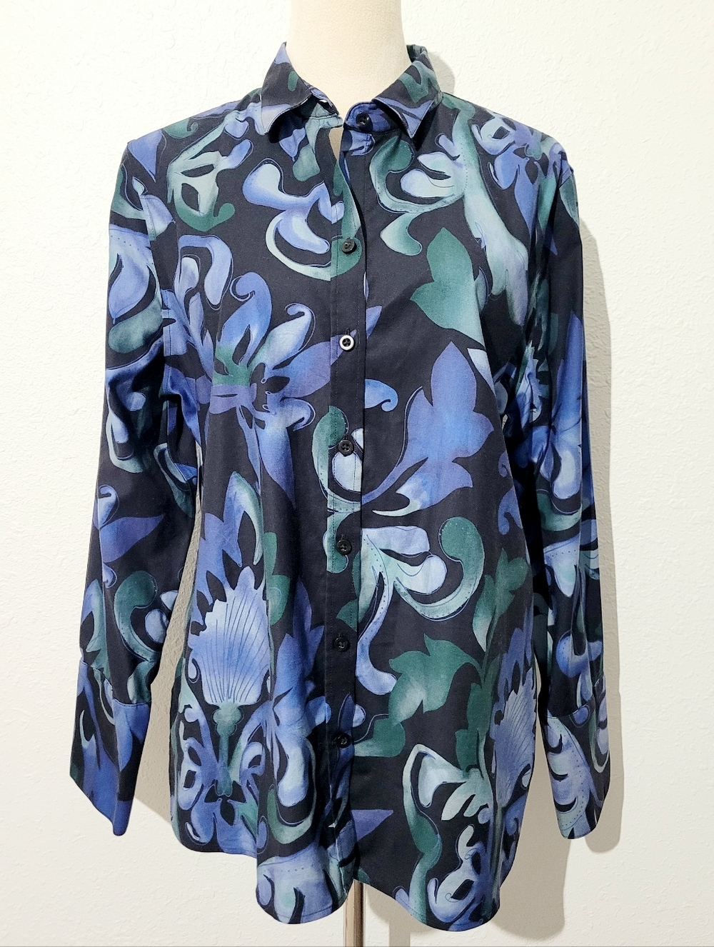 Chico’s Woman Size 12 Blue Floral Button Front Blouse Cotton Blend Stretch - Picture 2 of 12